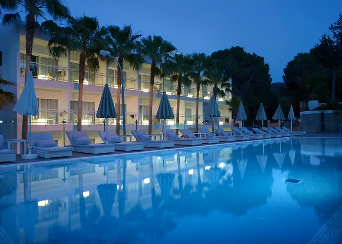 Grupotel Ibiza Beach Resort - Adults Only